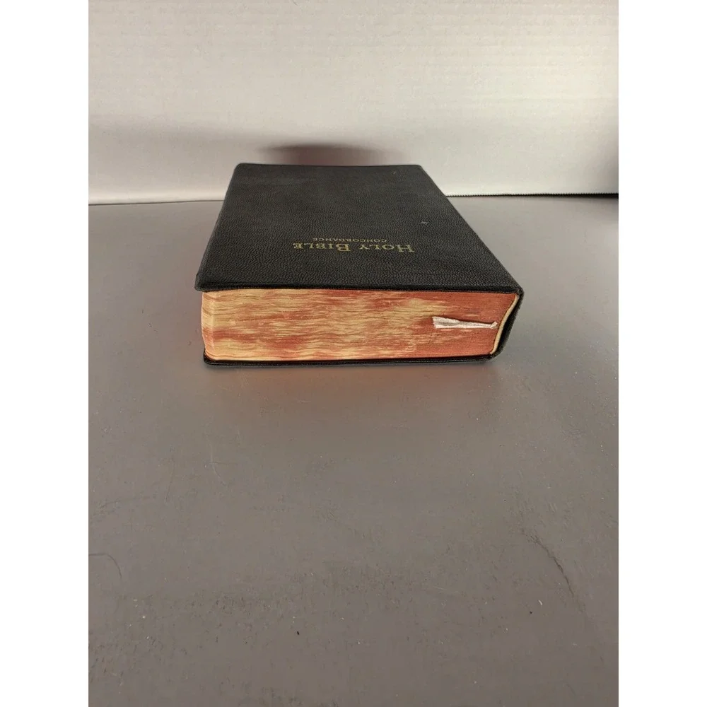 Vintage Holy Bible KJV Red Letter Concordance World Publishing Self Pronouncing